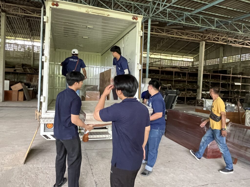 รถขนย้ายสิ่งของสำหรับบริการขนย้ายในกรุงเทพและปริมณฑล